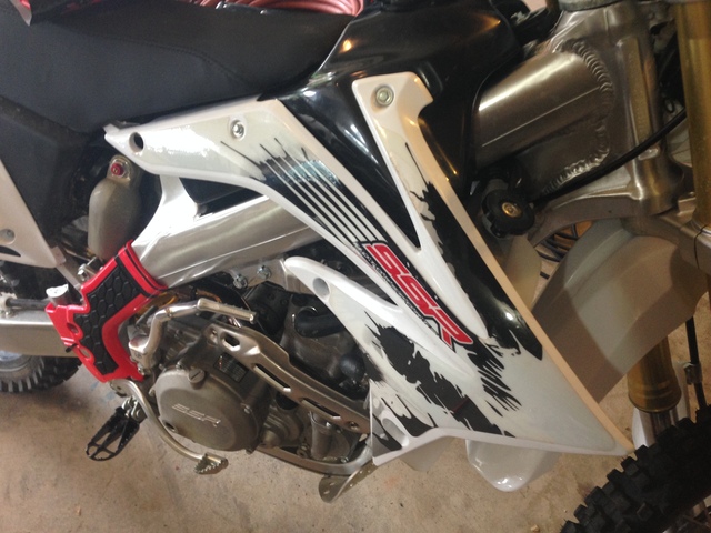 Picture of the SSR SR250S Side Tank Plastic
